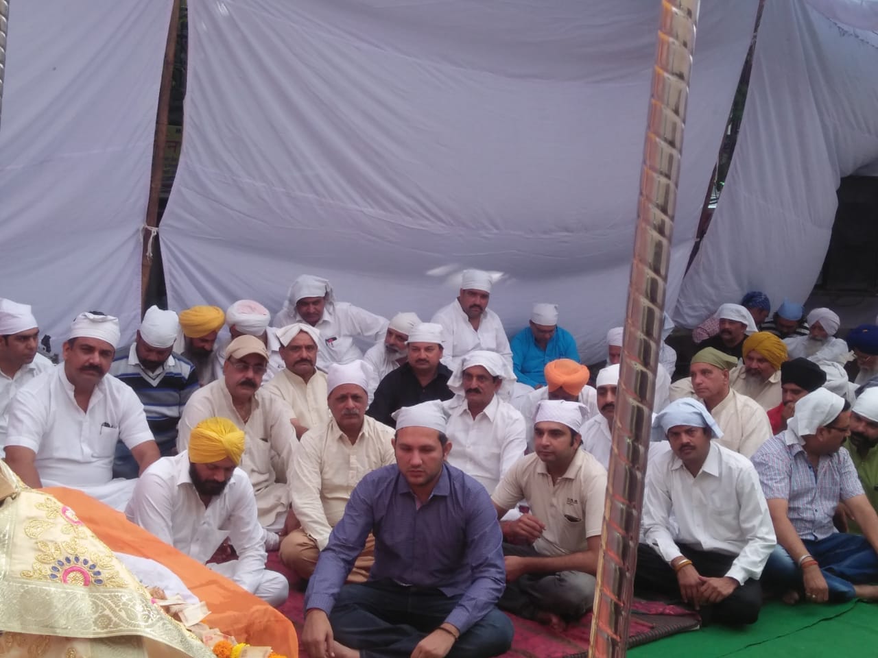You are currently viewing संत बाबा हजारा सिंह निक्के घुम्मन वालों के चरण सेवक गुरबख्श राय गैंद जी की पहली बरसी पर किये गए श्रद्धा सुमन अर्पण