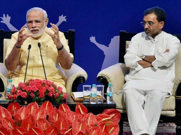 Read more about the article मोदी और शाह को तगड़ा झटका ,मोदी कैबिनेट के इस दिग्गज मंत्री ने दिया इस्तीफा