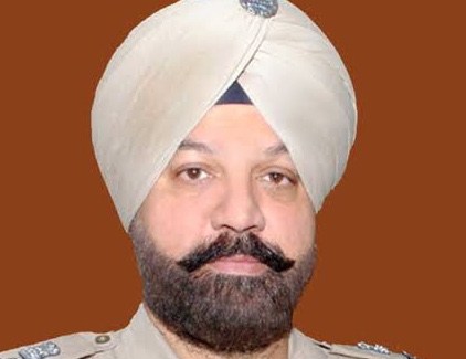 Read more about the article जालंधर के SSP रहे एआईजी क्राइम हेड क्वार्टर हरमिंदर संधू ने नोकरी से दिया इस्तीफा, अकालीदल की टिकट पर इस जगह से लड़ेंगे लोकसभा चुनाव