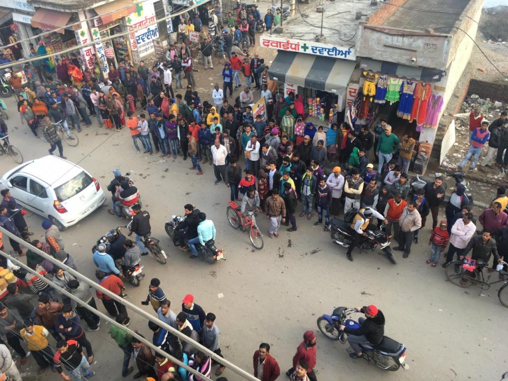 You are currently viewing जालंधर के राजन नगर में महिला का कत्ल ,पति फरार, मौके पर पहुंची पुलिस