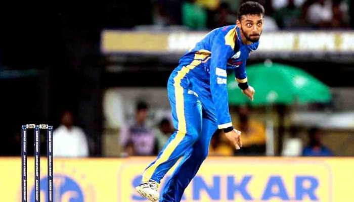 Read more about the article IPL के सब से महँगे खिलाड़ी की पहले ही ओवर में हुई जमकर कर धुनाई, इस बल्लेबाज ने की चौकों छक्कों की बरसात