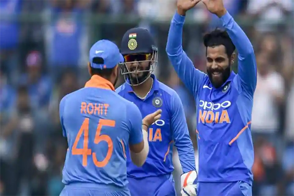 Read more about the article INDvsAUS 5th ODI: ऑस्ट्रेलिया ने भारत को दिया 273 रनों का लक्ष्य, ख्वाजा ने जड़ा शतक