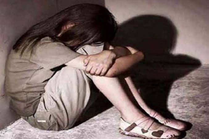 Read more about the article OMG : 10 वर्ष की लड़की के साथ 12 वर्ष के लड़कें ने किया बलात्कार, नाबालिग हुई गर्भवती