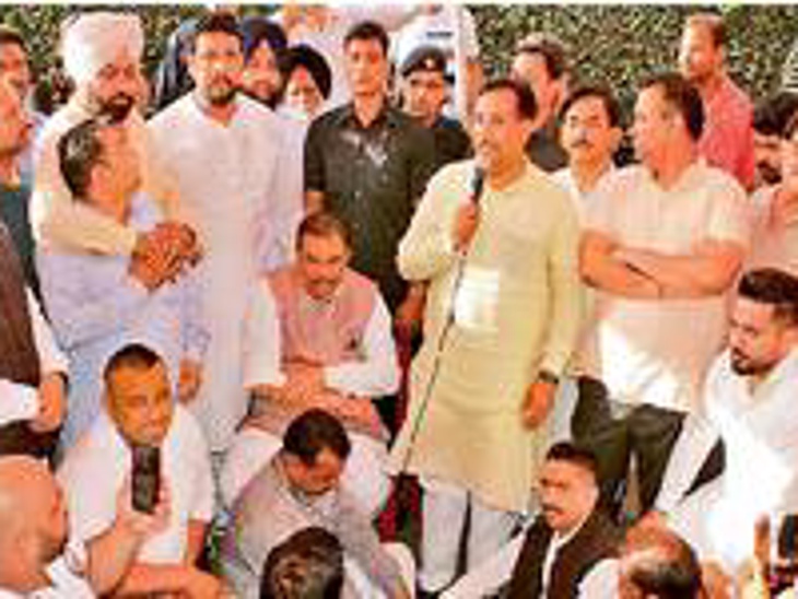 Read more about the article नाराज सांपला के जख्मों पर आश्वासन का मल्हम, कैप्टन अभिमन्यु ने कहा सरकार बनी तो मिलेगा बड़ा पद