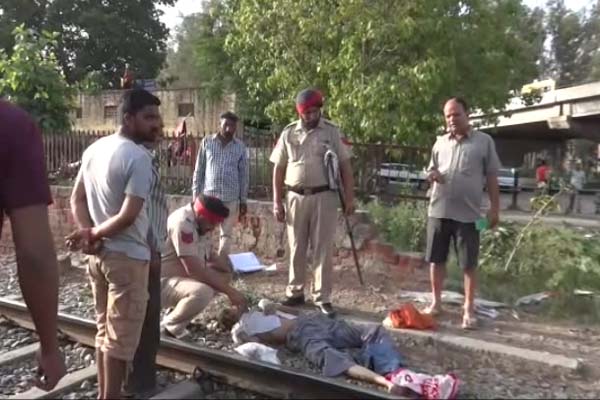 You are currently viewing जालंधरः रेलवे ट्रैक क्रॉस करते समय ट्रेन की चपेट में आने से बुजुर्ग की मौत, जांच में जुटी पुलिस