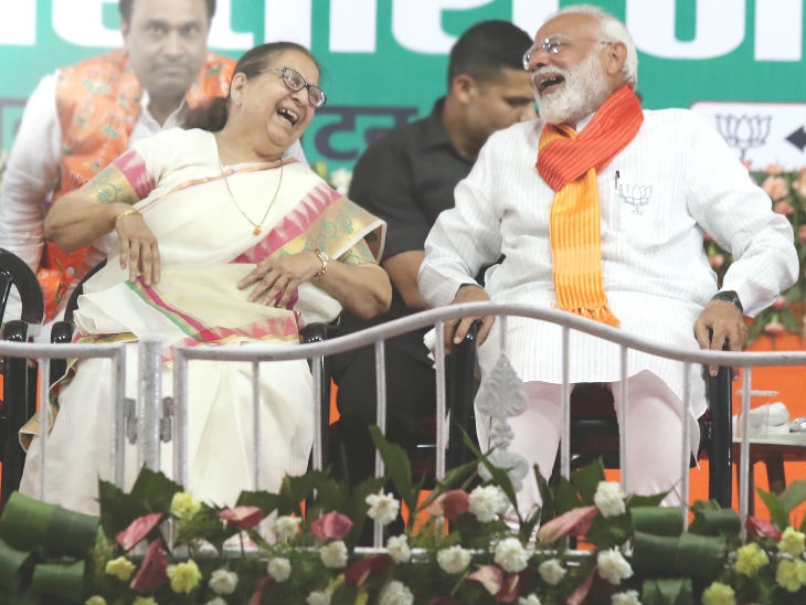 Read more about the article जब मोदी ने सुमित्रा से कहा-ताई भूख लगी है, भोजन लाई हो, मैं गाड़ी में खा लूंगा, तो सुमित्रा महाजन ने दिया ये जवाब… पढ़ें पूरा वाक्या