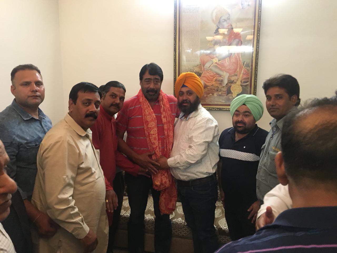 You are currently viewing जालंधर कैंट के ऑब्जर्वर पूर्व मेयर सुनील ज्योति ने मंडल 12 व 13 के भाजपा नेताओं में भरी ऊर्जा शक्ति, डॉ अटवाल के पक्ष में बूथ स्तर पर चुनाव प्रचार को दी रफ्तार