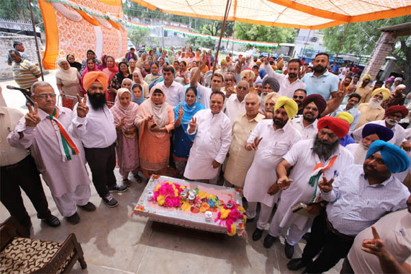 Read more about the article ਮੋਦੀ ਸਰਕਾਰ ਦੇ ਦਿਨ ਗਿਣਤੀ ਦੇ ਰਹਿ ਗਏ ਹਨ, ਯੂਪੀਏ -3 ਦੀ ਸਰਕਾਰ ਦੇ ਗਠਨ ਨੂੰ ਸਿਰਫ ਇਕ ਹਫਤਾ ਬਾਕੀ- ਚੋਧਰੀ ਸੰਤੋਖ ਸਿੰਘ