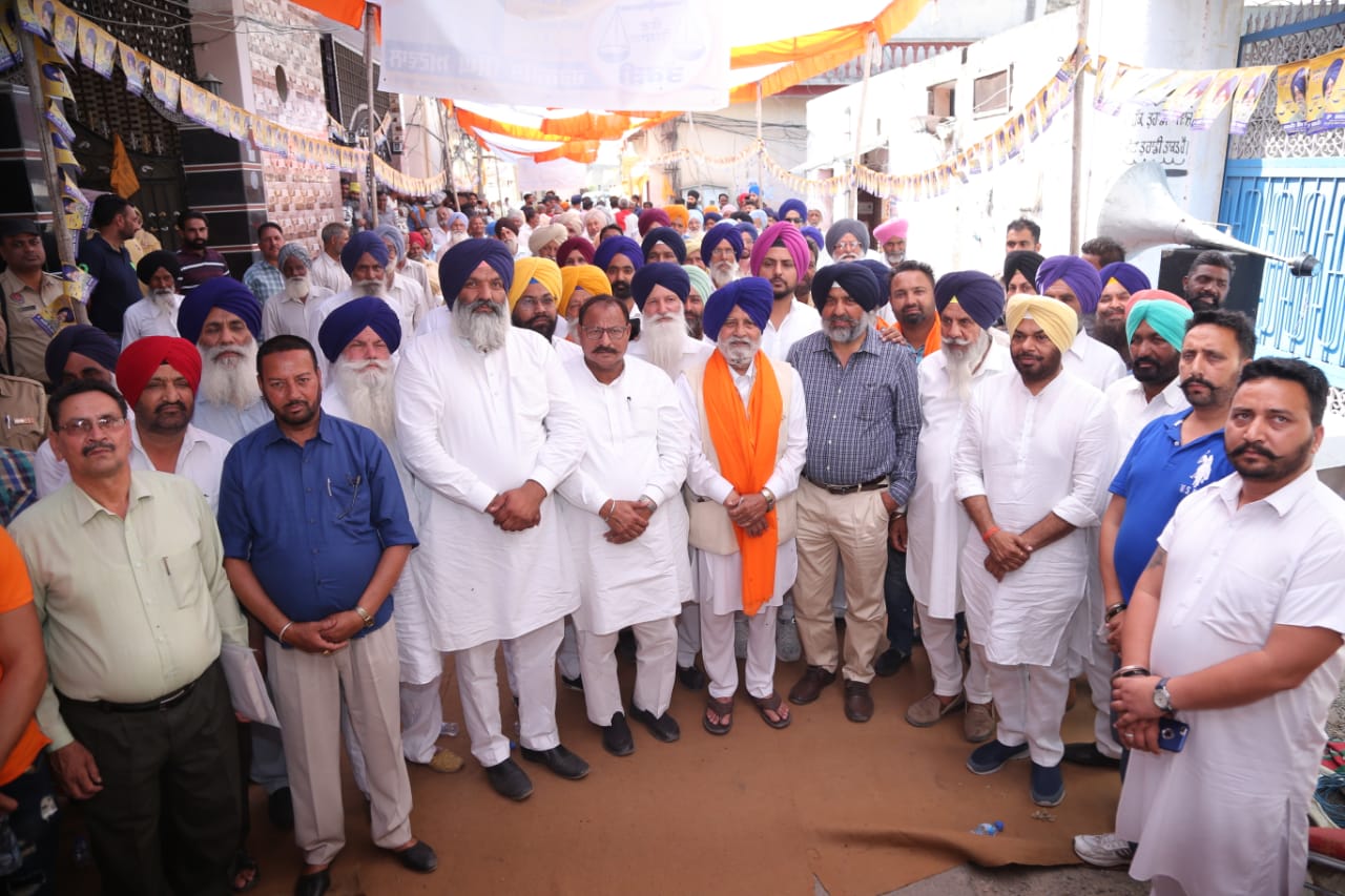 You are currently viewing ਕਾਂਗਰਸ ਪਾਰਟੀ ਨੇ ਆਪਣੇ ਆਪ ਨੂੰ ਦੇਸ਼ ਭਗਤੀ ਦੀ ਚਾਦਰ ਵਿਚ ਲੁਕੋ ਕੇ ਗਰੀਬਾਂ ਦੇ ਹੱਕਾਂ ਨੂੰ ਹਾਈਜੈਕ ਕਰ ਲਿਆ : ਡਾ. ਚਰਨਜੀਤ ਸਿੰਘ ਅਟਵਾਲ