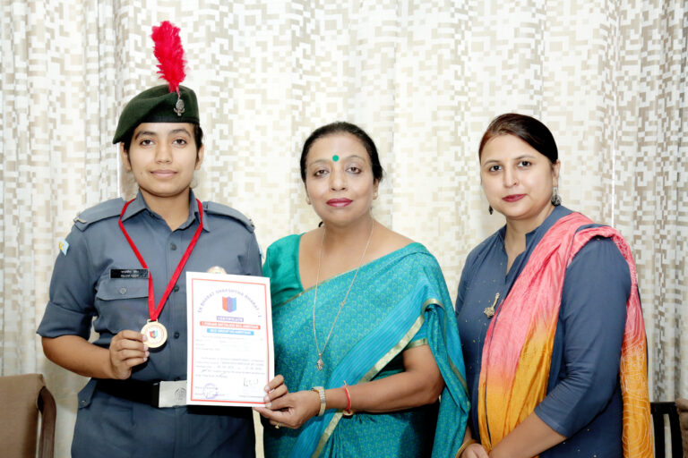 Read more about the article NCC cadet Rajveer Kaur, Air Wing brought honour to the name of Hans Raj Mahila Maha Vidyalaya by winning prizes in the National level camp “EK BHARAT SHRESHTHA BHARAT