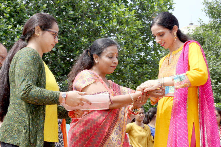 Read more about the article Rakhi celebrated as “Vrikshabandhan” in HMV