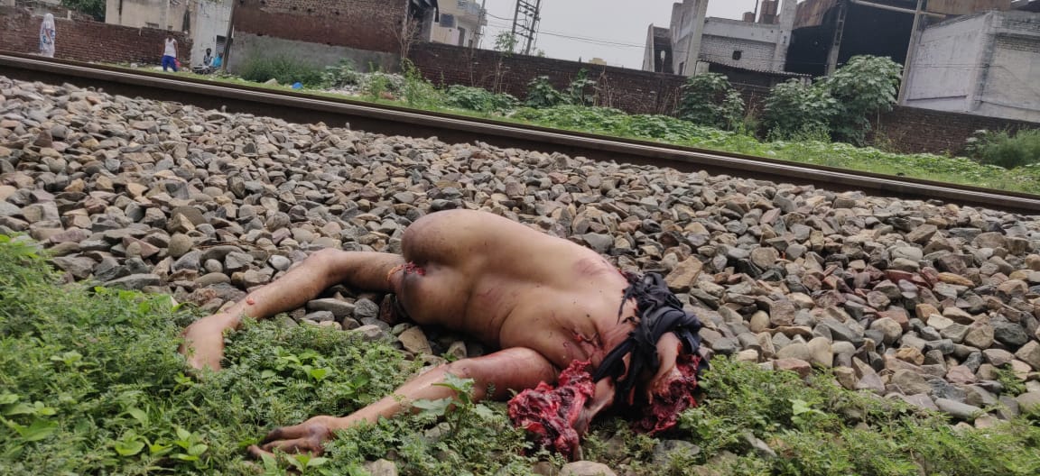 You are currently viewing जालंधर रामनगर फाटक के करीब ट्रेन की चपेट में आने से टुकड़े टुकड़े हुआ युवक का शरीर, कमजोर दिल वाले न देखें ये तस्वीरें