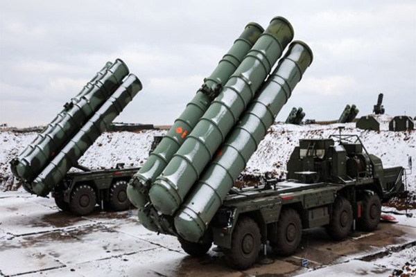 You are currently viewing 600 KM की रेंज वाली S-400 मिसाइल भारत को देगा रूस, मिनटों में कर देगा दुश्मनों की छुट्टी