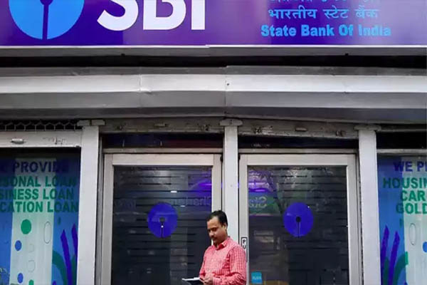 You are currently viewing SBI के शेयर में जबरदस्त उछाल, निवेशकों को इतने करोड़ का हुआ फायदा