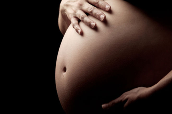Read more about the article प्रेगनेंसी के दौरान कोरोना से संक्रमित हो सकता है भ्रूण, गर्भपात का भी खतरा