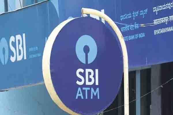 Read more about the article SBI समेत कई बैंकों ने अचानक ही बंद कर दिए हजारों ग्राहकों के खाते, RBI के निर्देश पर हुई कार्रवाई- जानें इसके पीछे की वजह
