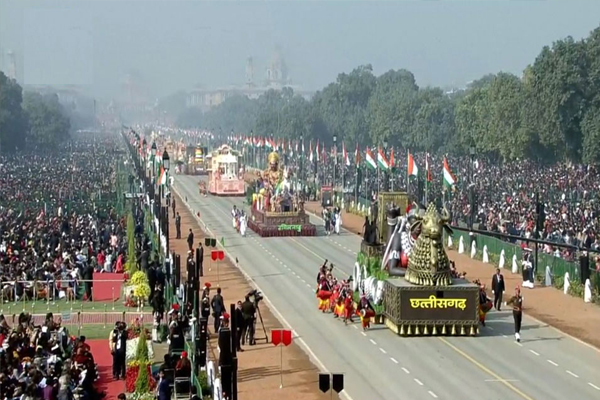 You are currently viewing Republic Day 2020ः राजपथ पर भारत का अदम्य शक्ति प्रदर्शन, ‘आकाश’ से लेकर भीष्म टैंक के दिखे जलवे