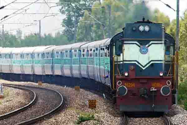 Read more about the article रेलवे ने कैंसिल कीं 462 रेलगाड़ियां, सफर से पहले यहां चेक करें लिस्ट