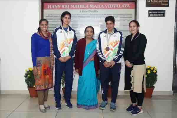 You are currently viewing HMV की खिलाड़ियों ने वॉलीबाल में खेलो इंडिया यूथ गेम्स 2020 में किया हरियाणा का प्रतिनिधित्व