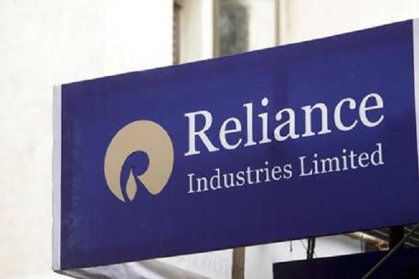 You are currently viewing 12 साल में Reliance के शेयर में हुई सबसे बड़ी गिरावट, एक दिन में हुआ इतने हजार करोड़ रुपए का नुकसान
