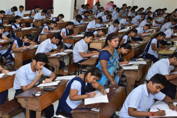 You are currently viewing पंजाब सरकार का बड़ा फैसला, 12वीं, ओपन स्कूल की सभी लंबित परीक्षाएं रद्द