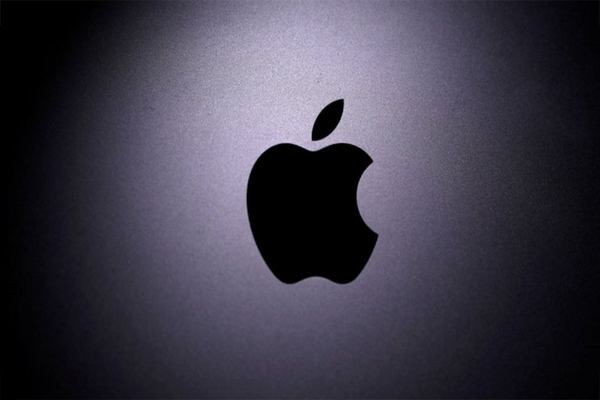 Read more about the article Apple को तगड़ा झटका: सरकार ने बैन किया आईफोन, औंधे मुंह गिर पड़े एप्पल के शेयर, बताई ये वजह