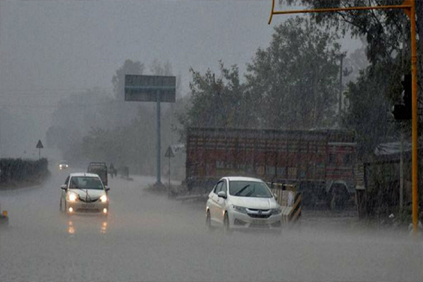 You are currently viewing पंजाब समेत देश के इन हिस्‍सों में 3 दिन के लिए भारी बारिश का Alert