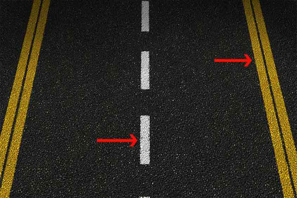 You are currently viewing आखिर क्यों सड़क पर बनी होती है पीली और सफेद रंग की लाइन, पीछे छुपी है खास वजह