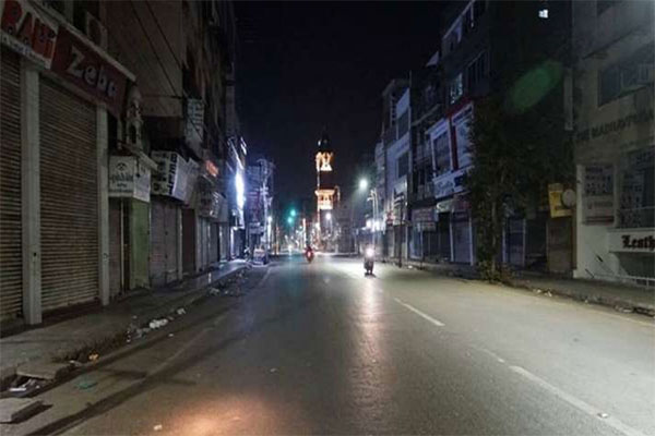 You are currently viewing कोरोना का कहरः पंजाब के बाद चंडीगढ़ में भी लगा नाइट कर्फ्यू, रात 10 से सुबह 5 बजे तक रहेगी पाबंदी