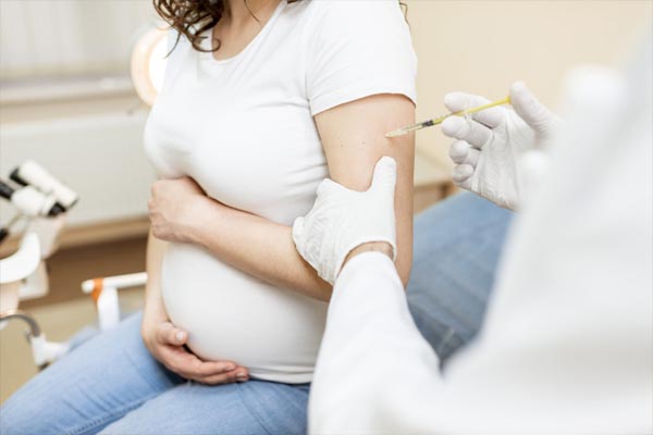 Read more about the article गर्भवती महिलाओं के लिए वैक्सीनेशन को लेकर सरकार ने जारी की नई गाइडलाइंस
