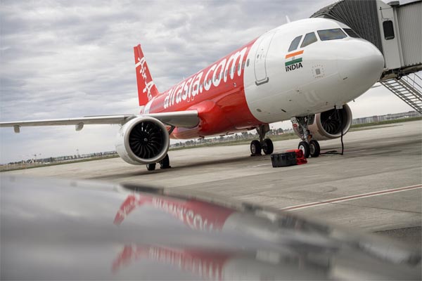 Read more about the article Air Asia India लाया धमाकेदार ऑफर, 1000 रुपए से भी कम में दे रहा हवाई यात्रा करने का सुनहरा मौका
