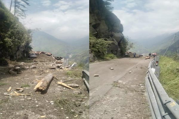 You are currently viewing हिमाचल के किन्नौर में बड़ा हादसा, भूस्खलन में 60 लोग मलबे में दबे- 3 की मौत; देखें LIVE VIDEO