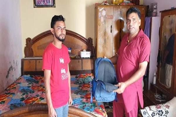 Read more about the article पंजाब में चोरों की शर्मनाक करतूत, जब घर में ज्यादा सामान नहीं मिला तो बैग में भर ली बच्ची और फिर….