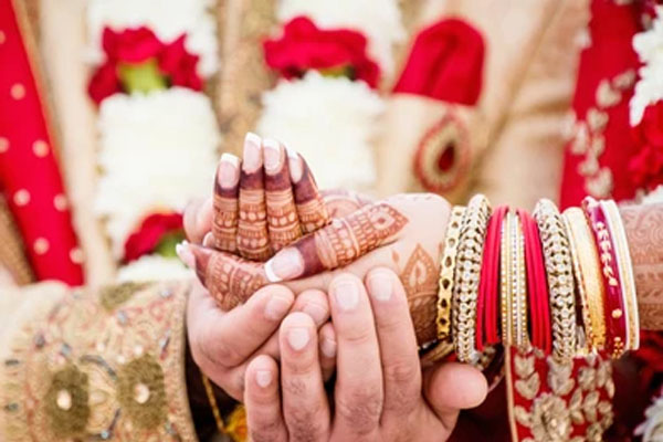 Read more about the article लुधियाना में शख्स के साथ 24 लाख की धोखाधड़ी: पैसे लगाकर पत्नी को भेजा विदेश, पहुंचते ही वहां बदल गए तेवर- मोबाइल नंबर भी बदला