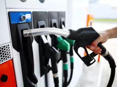 Read more about the article Good News : त्योहारी सीजन में पेट्रोल की कीमत होगी 100 रुपए से कम! सरकार बना रही खास प्लान