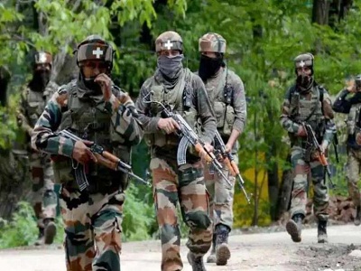 You are currently viewing जम्मू-कश्मीरः राजौरी मुठभेड़ में सुरक्षाबलों को बड़ी सफलता, दो आतंकी मार गिराए