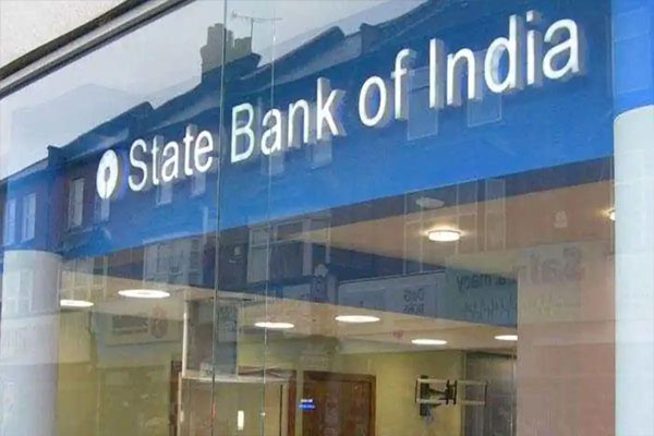 Read more about the article देश के सबसे बड़े बैंक SBI ने ग्राहकों को दिया झटका, सभी लोन किए महंगे