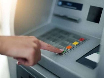 You are currently viewing नव वर्ष पर ATM से लेकर बैंक लॉकर तक के नियमों में हुए बदलाव, जानिए कैसे पड़ेगा आपकी जेब पर असर