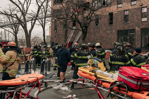 Read more about the article दर्दनाक: अपार्टमेंट में आग लगने से नौ बच्चों समेत 19 लोगों की मौत; 32 बुरी तरह झुलसे