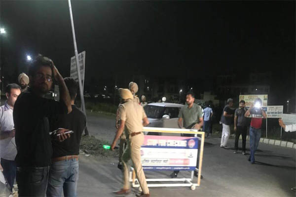 Read more about the article मोहाली ब्लास्ट के बाद राधा स्वामी सत्संग घर के पास मिला रॉकेट लॉन्चर, पुलिस ने कड़ी की सुरक्षा