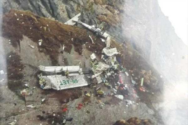 You are currently viewing सामने आई नेपाल में क्रैश हुए विमान के मलबे की पहली तस्वीर, 4 भारतीयों समेत 22 लोग थे सवार