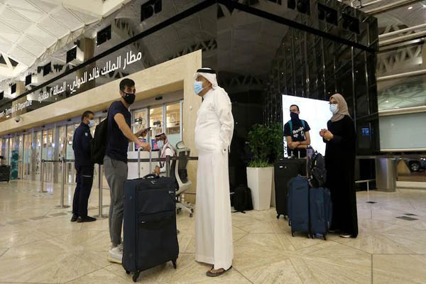 Read more about the article सऊदी अरब ने भारत समेत 16 देशों की यात्रा पर लगाया बैन, जानें इसके पीछे का कारण