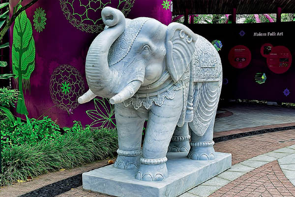 Read more about the article चोरों के हौसले बुलंद: पार्क में मौजूद हाथी की मूर्ति पर ही कर दिया हाथ साफ, तलाश में जुटी पुलिस