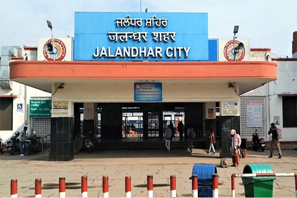 Read more about the article जालंधर रेलवे स्टेशन को मिला ‘ईट राइट स्टेशन’ का सर्टिफिकेट