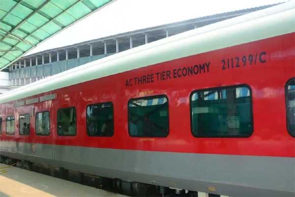Read more about the article Good News: ट्रेन में AC 3-टियर इकोनॉमी का सफर हुआ सस्ता, रेलवे ने बहाल की पुरानी कीमत