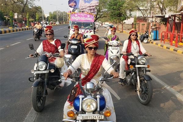 You are currently viewing विश्व महिला दिवस पर महिला उत्थान मंडल ने संस्कृति रक्षा यात्रा निकाल संत श्री आसारामजी बापू की रिहाई के लिए उठाई आवाज