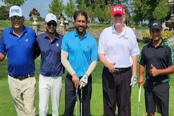 Read more about the article Donald Trump के साथ गोल्फ खेलते नजर आए महेंद्र सिंह धोनी, सोशल मीडिया पर वीडियो मचा रहा है धूम