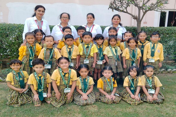 Read more about the article Swami Mohan Dass Model School में मनोरंजक गतिविधि का आयोजन, बच्चों को प्रकृति के प्रति जागरूक करना था उद्देश्य