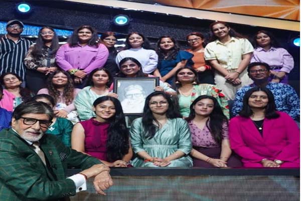 Read more about the article HMV की छात्राएं केबीसी की दर्शक दीर्घा में पहुंची, अभिनेता अमिताभ बच्चन से की मुलाकात