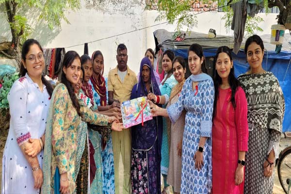 Read more about the article Innocent Hearts कॉलेज ऑफ़ एजुकेशन ने स्लम में चलाया HIV/AIDS जागरूकता अभियान